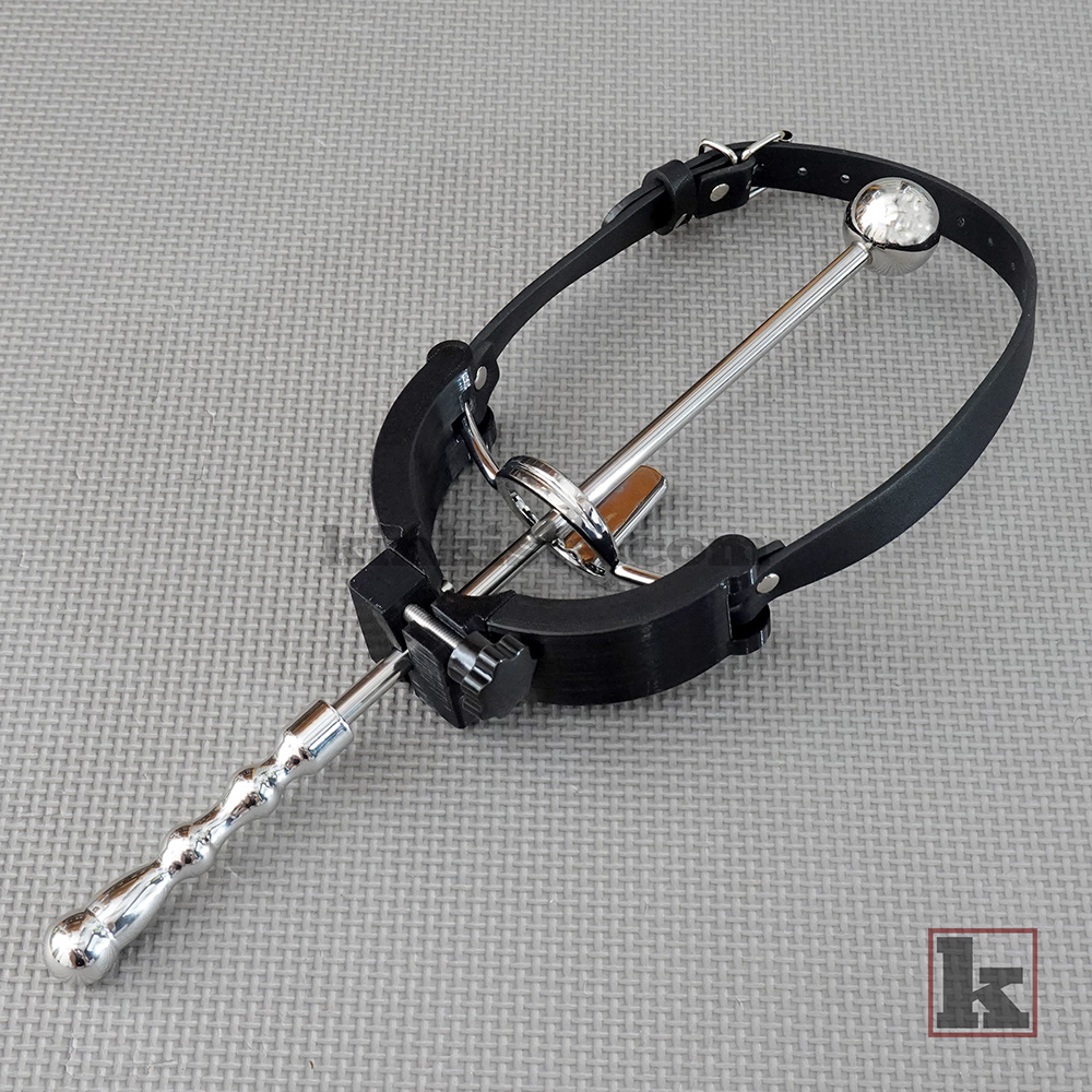 Kinkista deepthroat training gag with locked metal insert