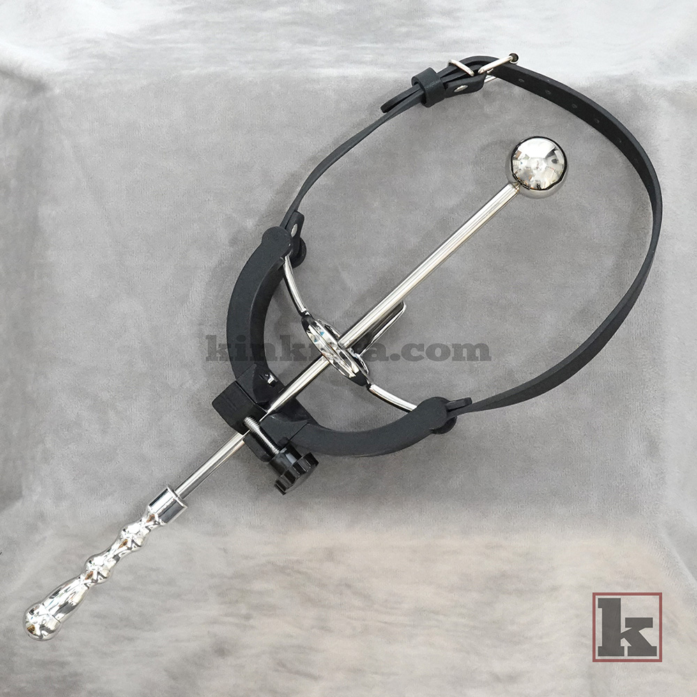 Kinkista deepthroat training gag with locked metal insert